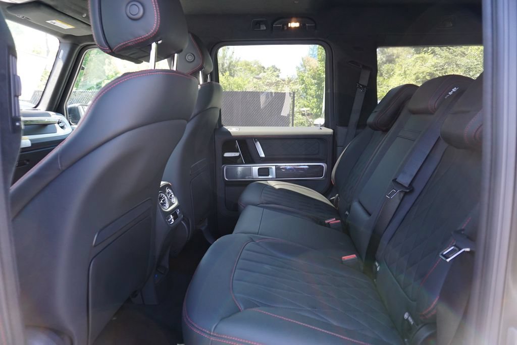 New 2027 MANUFAKTUR Night Black Magno Mercedes-Benz G 580 image 24