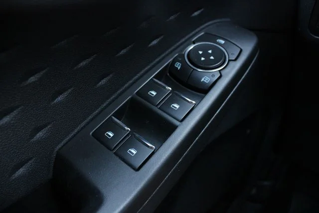Used 2020 Blue Ford SEL image 8