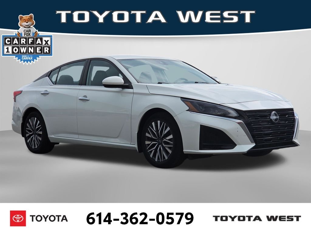Used 2023 White Nissan 2.5 SV image 3