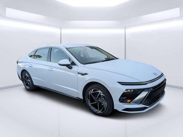 New 2026 White Hyundai SEL Sport image 1