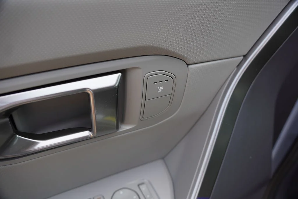 New 2027 Pale Gray Kia X-Line S image 14
