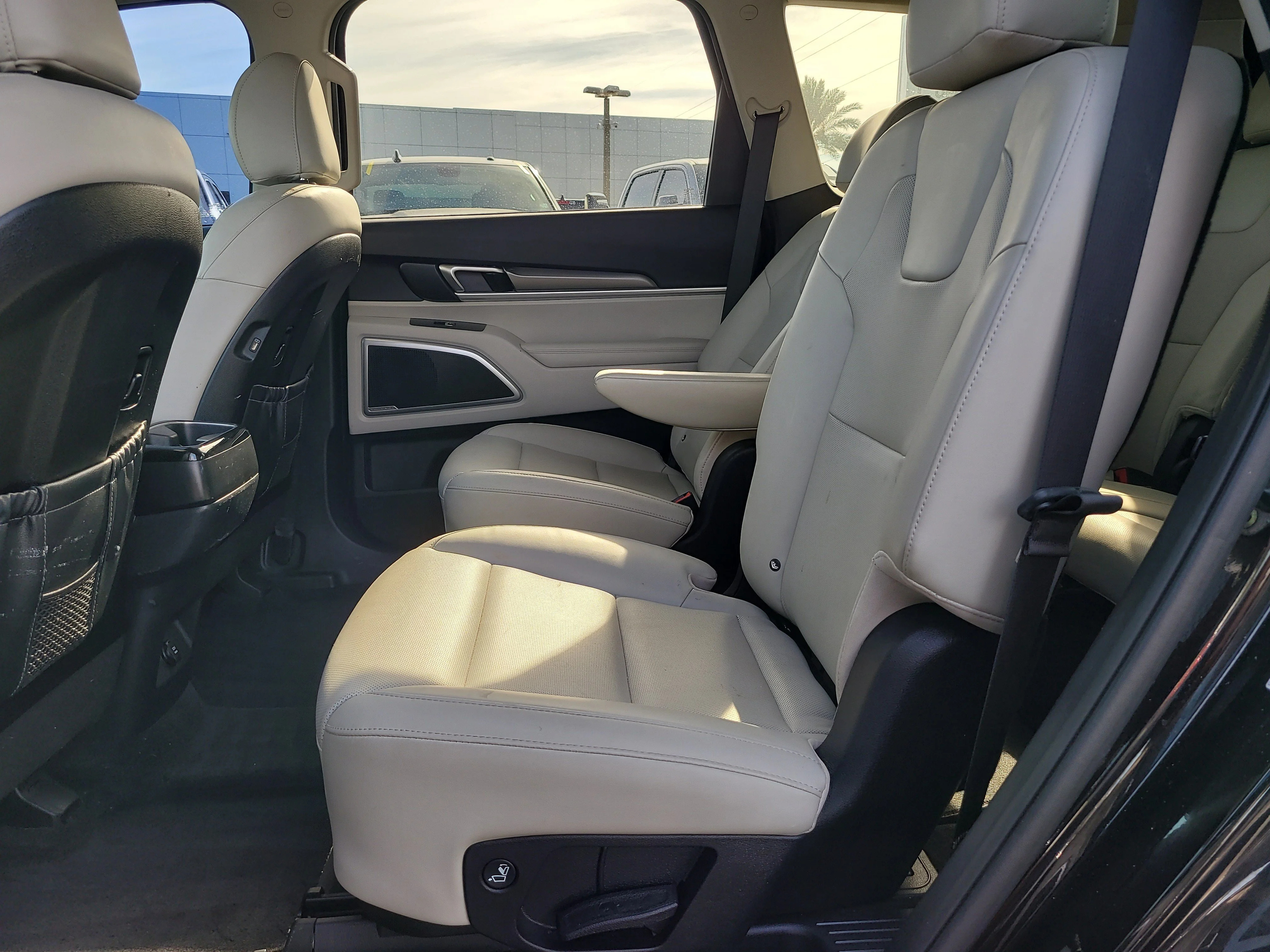 Used 2021 Ebony Black Kia S image 11