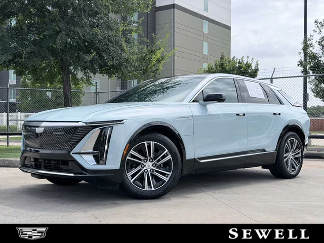 2024 Cadillac LYRIQ Luxury 1