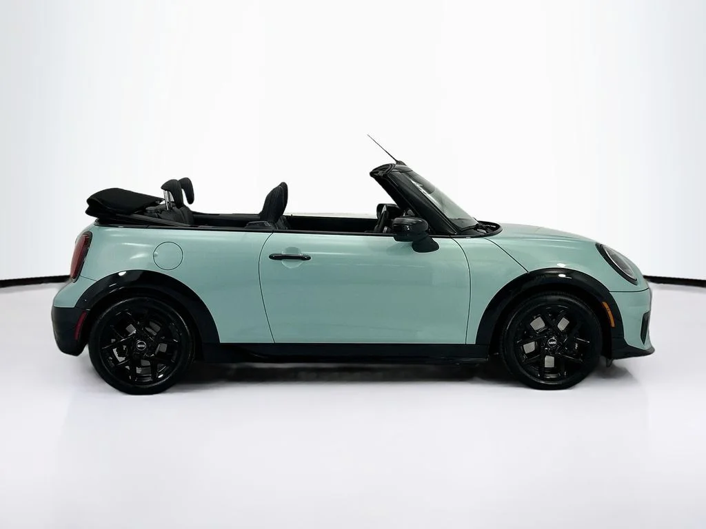 Used 2026 Ocean Wave Green Metallic MINI Iconic image 4
