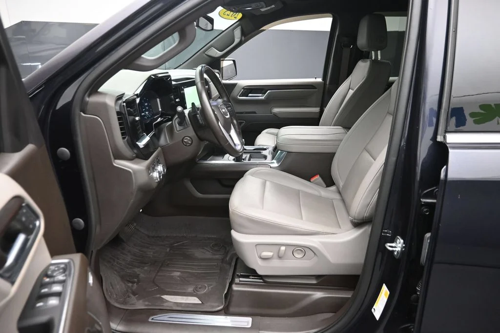 Used 2023 Silver GMC SLT image 16