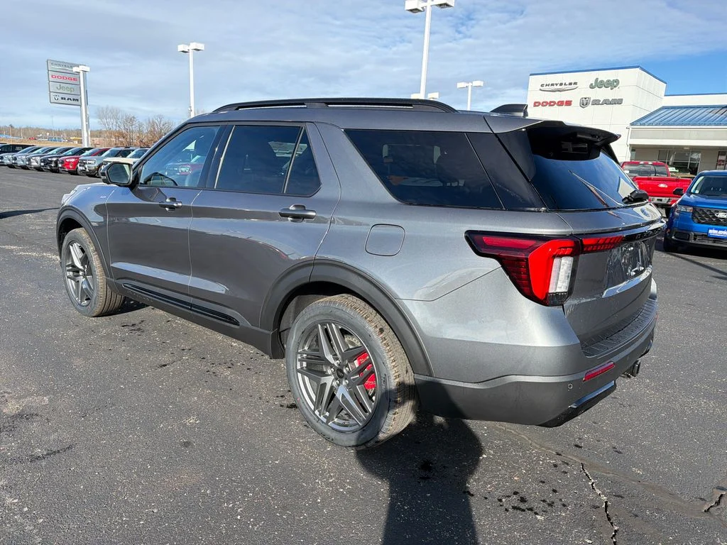 New 2026 Gray Ford ST-Line image 3