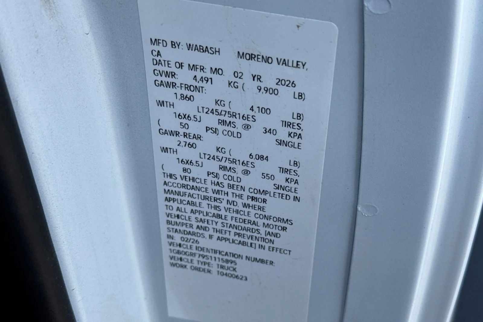 2025 Chevrolet Express Cutaway 3500 1WT view 24