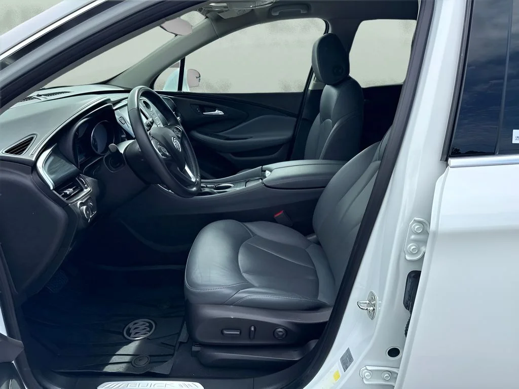 Used 2020 White Buick Essence image 5