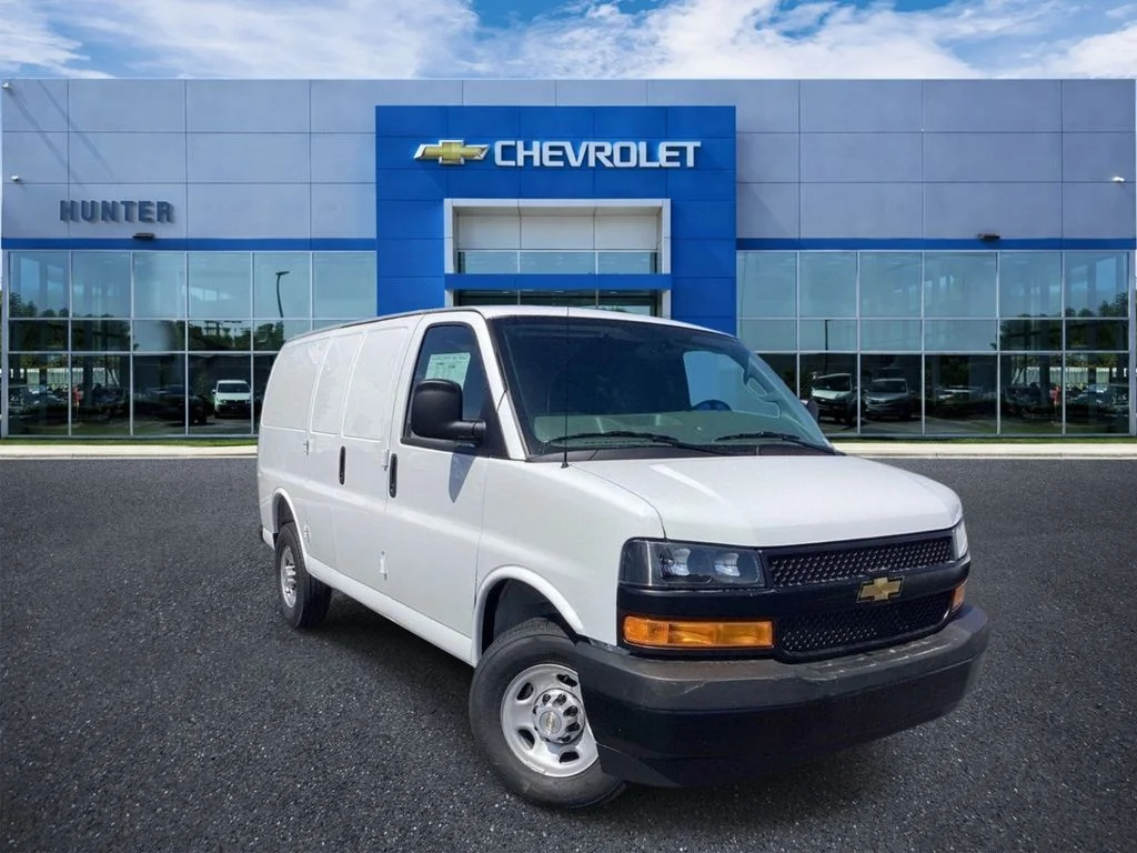 New 2026 Summit White Chevrolet WT image 1