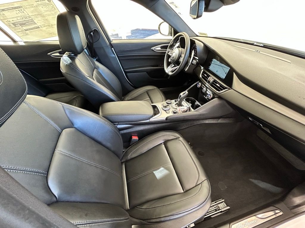 2025 Alfa Romeo Giulia Base - Photo 12