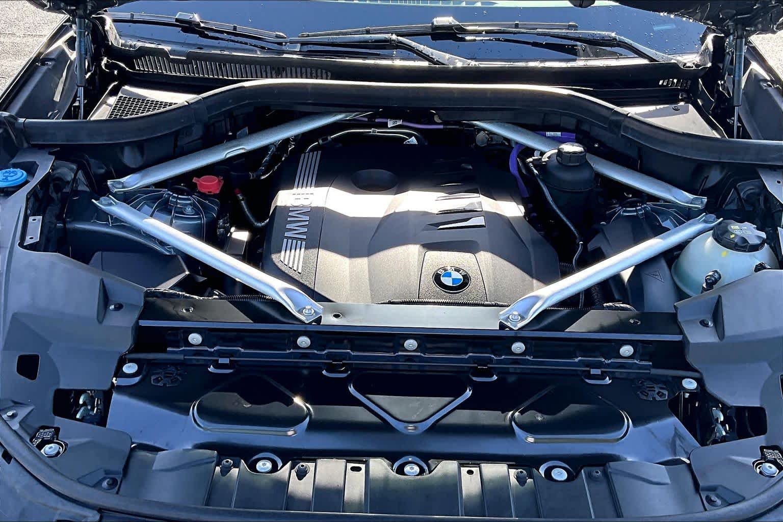 Certified Used 2025 Skyscraper Grey Metallic BMW sDrive40i image 32