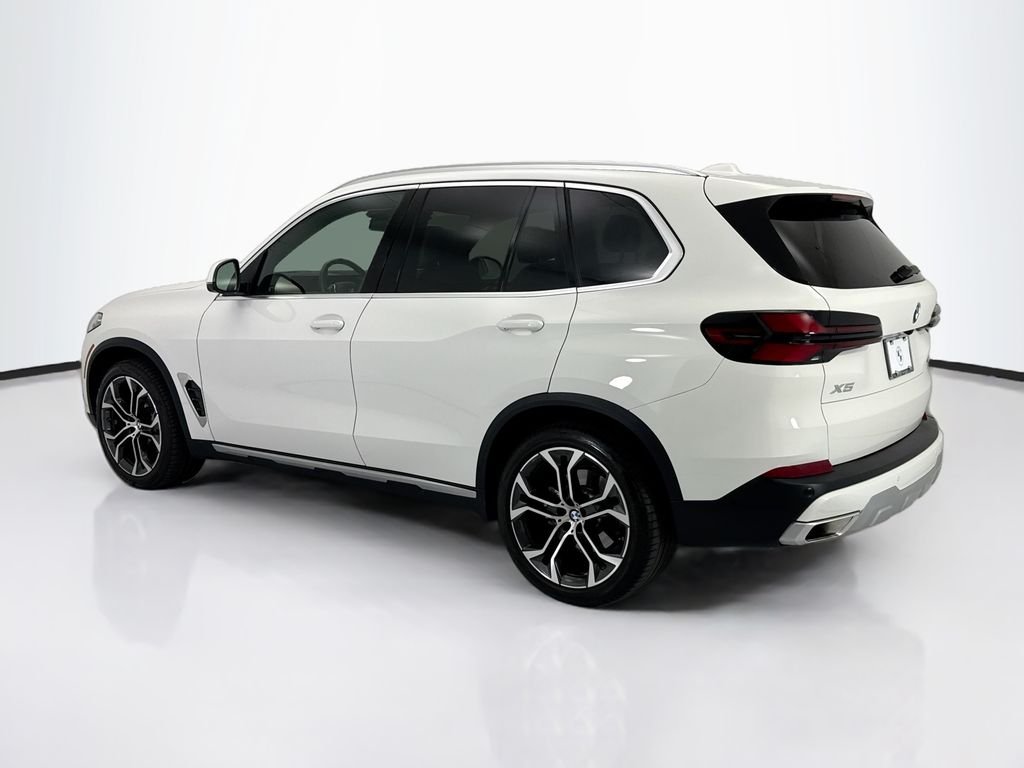 Certified Used 2026 Alpine White BMW xDrive40i image 7