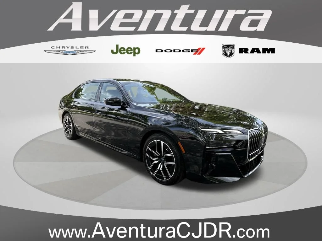 2025 BMW 7 Series 740i xDrive Sedan's photo