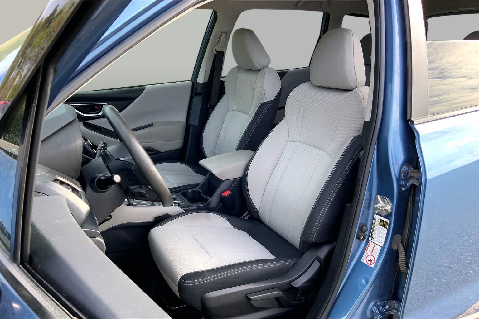 Used 2019 Horizon Blue Pearl Subaru  image 8
