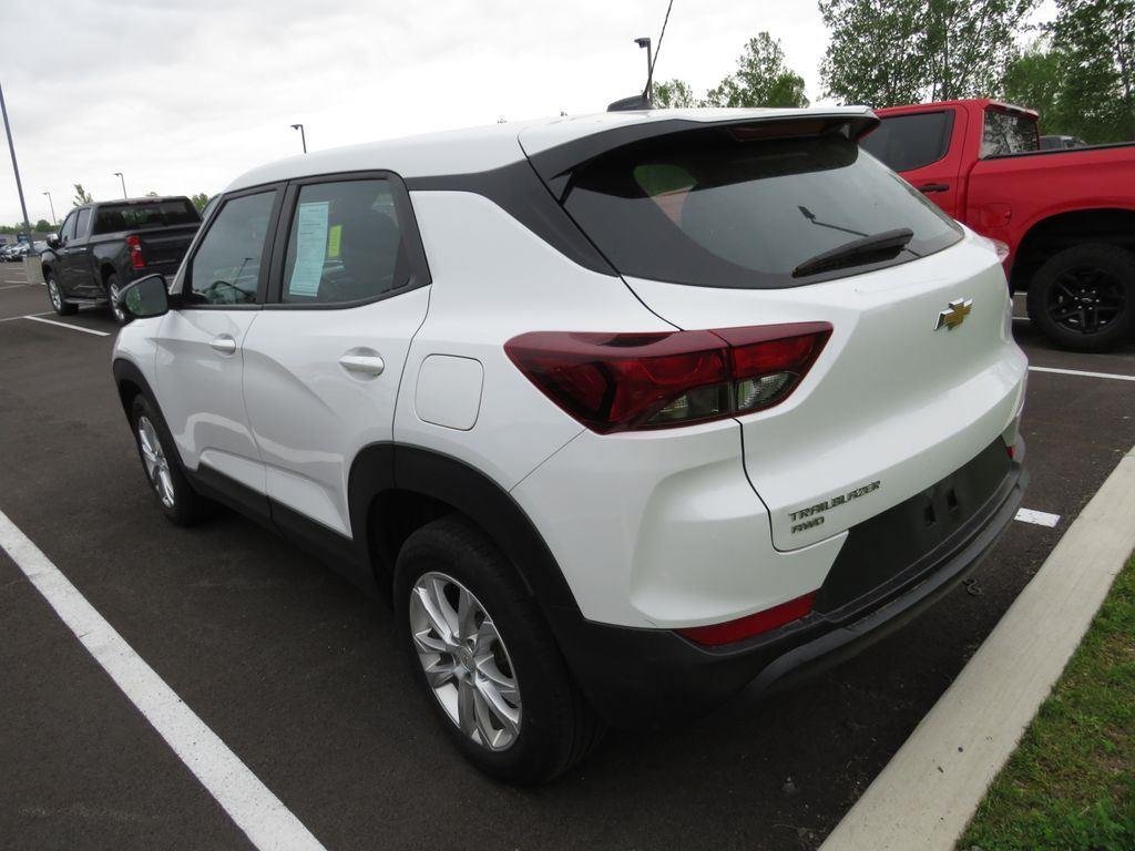 Used 2023 Summit White Chevrolet LS image 9