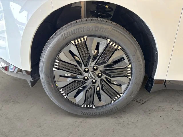 New 2026 Everest White Pearl Tricoat Nissan Platinum image 14