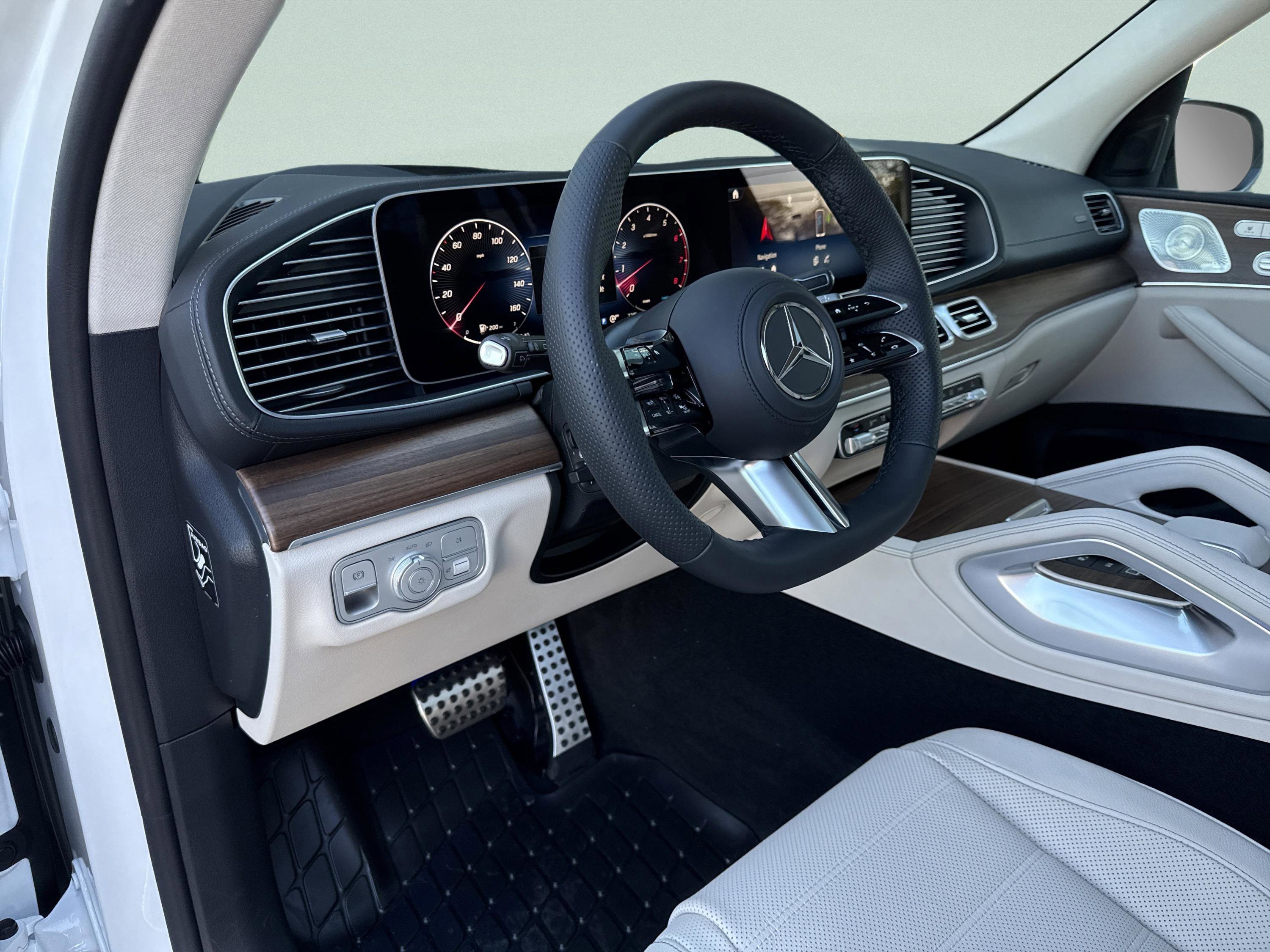 Used 2026 Polar White Mercedes-Benz GLS 450 image 14