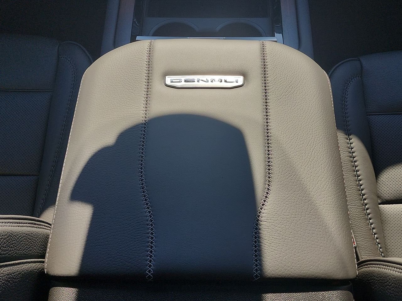 2026 GMC Yukon Denali - Photo 22