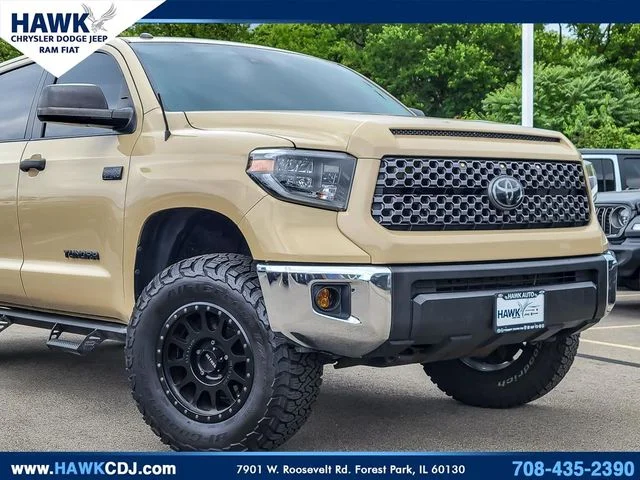 Used 2018  Toyota SR5 image 2