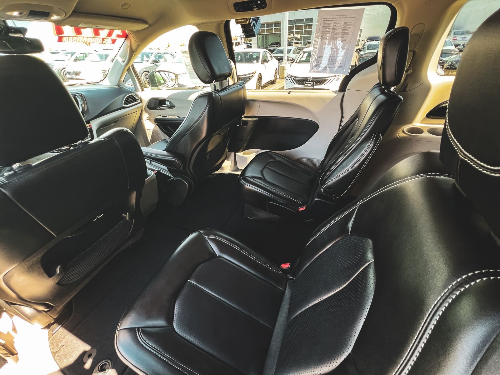 Used 2023 Black Chrysler Touring L image 16