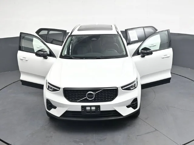 Used 2023 Crystal White Metallic Volvo Ultimate image 37