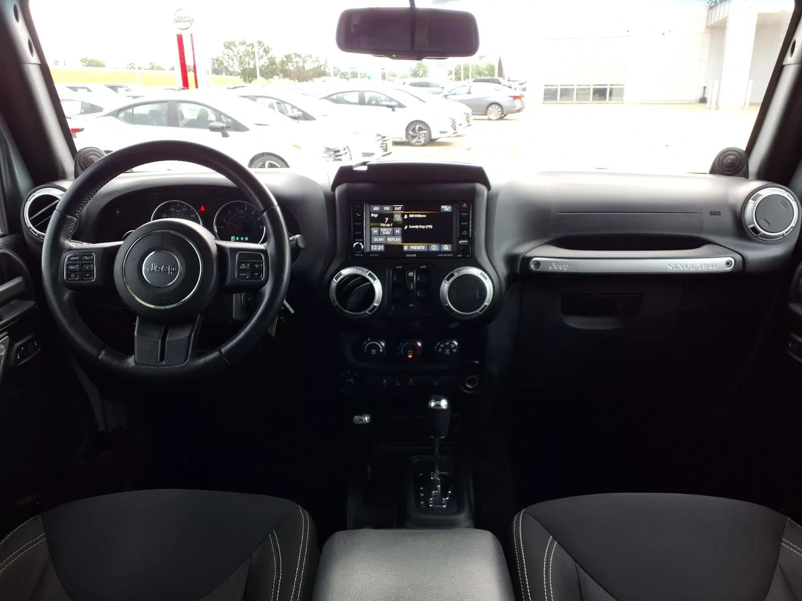 Used 2014 Gray Jeep Unlimited Sahara image 15