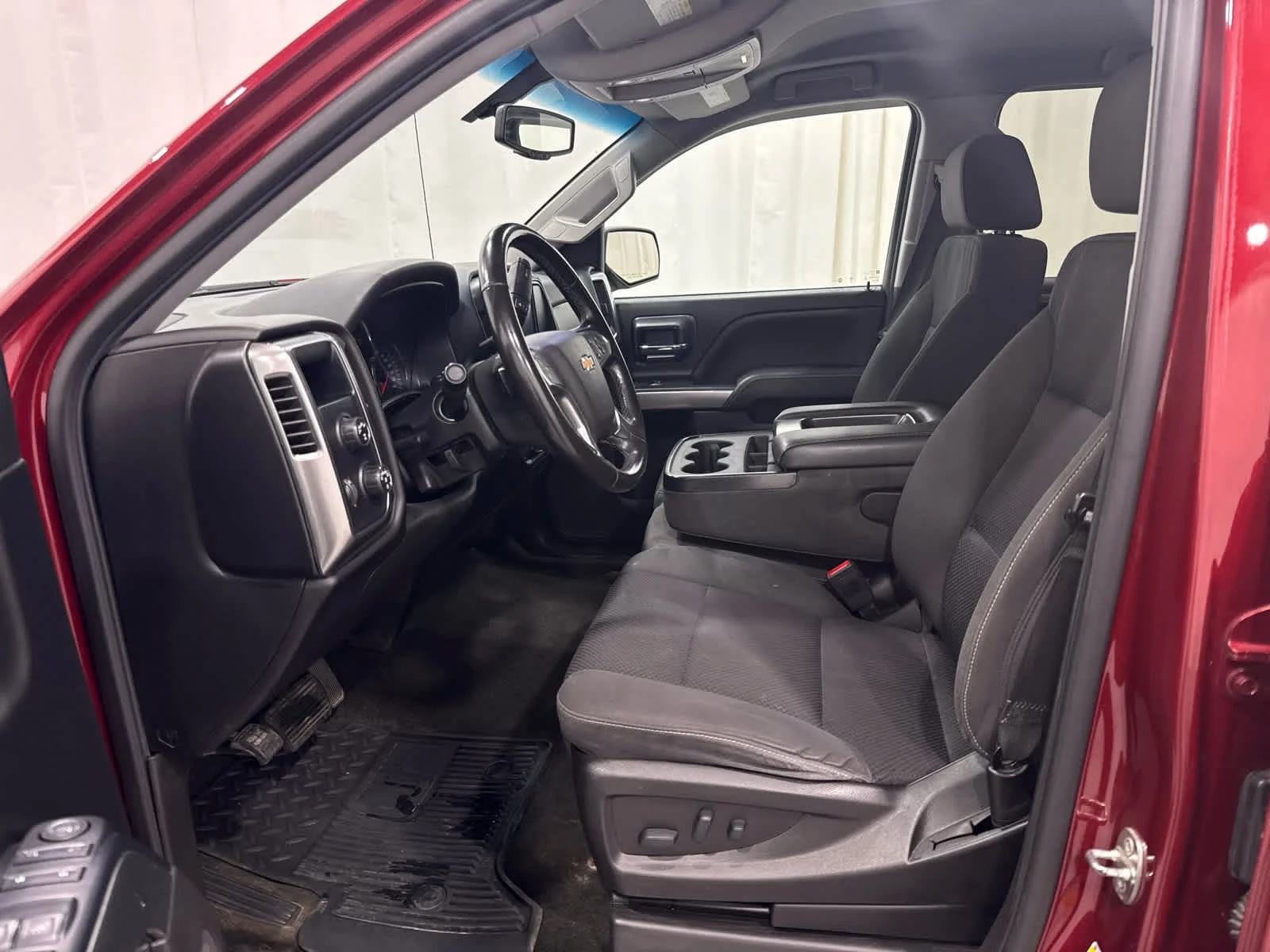 Used 2018 CAJUN RED TINTCOAT Chevrolet LT image 11