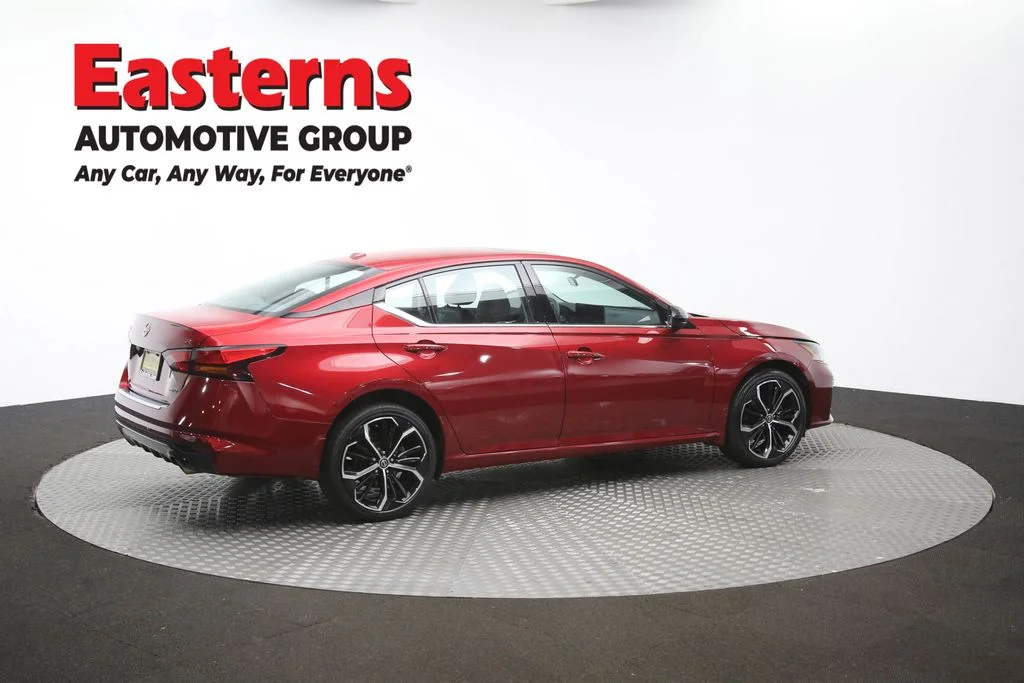 Used 2023 Red Nissan 2.5 SR image 43