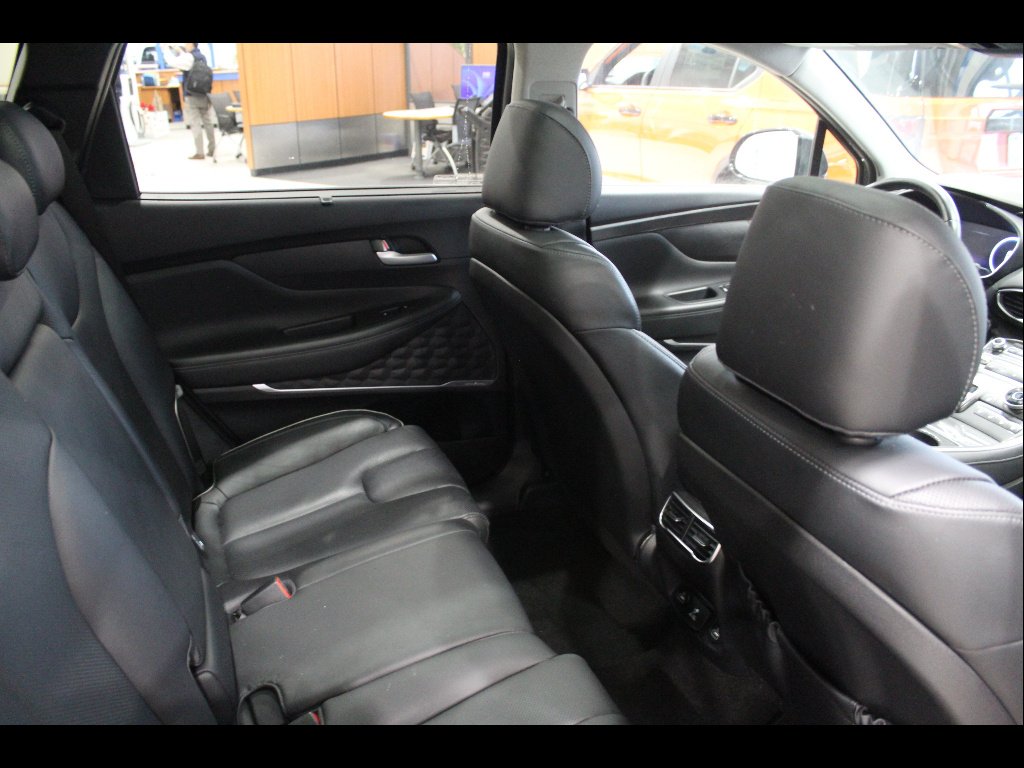 2022 Hyundai Santa Fe Limited - Photo 15