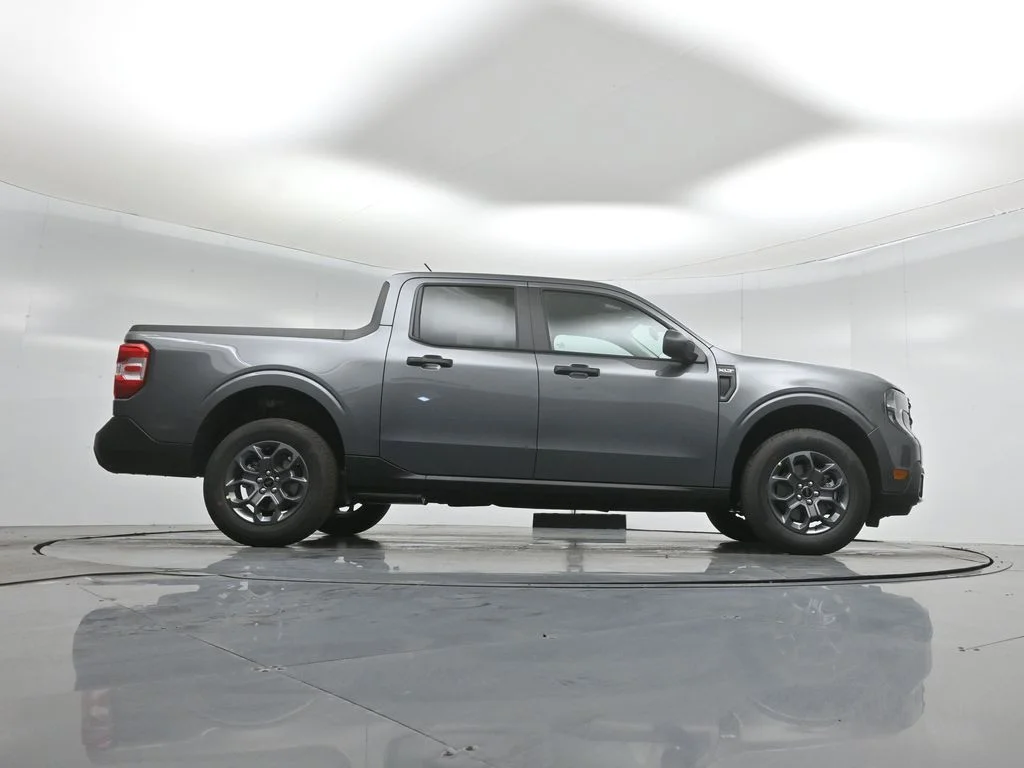New 2026 Carbonized Gray Metallic Ford XLT image 43