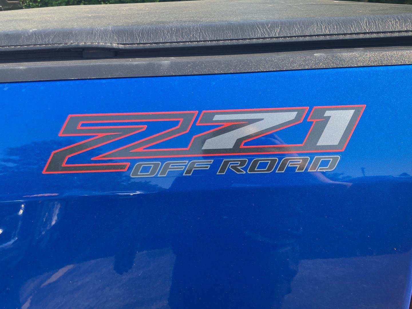 Used 2022 Bright Blue Metallic Chevrolet 4WD Z71 image 9