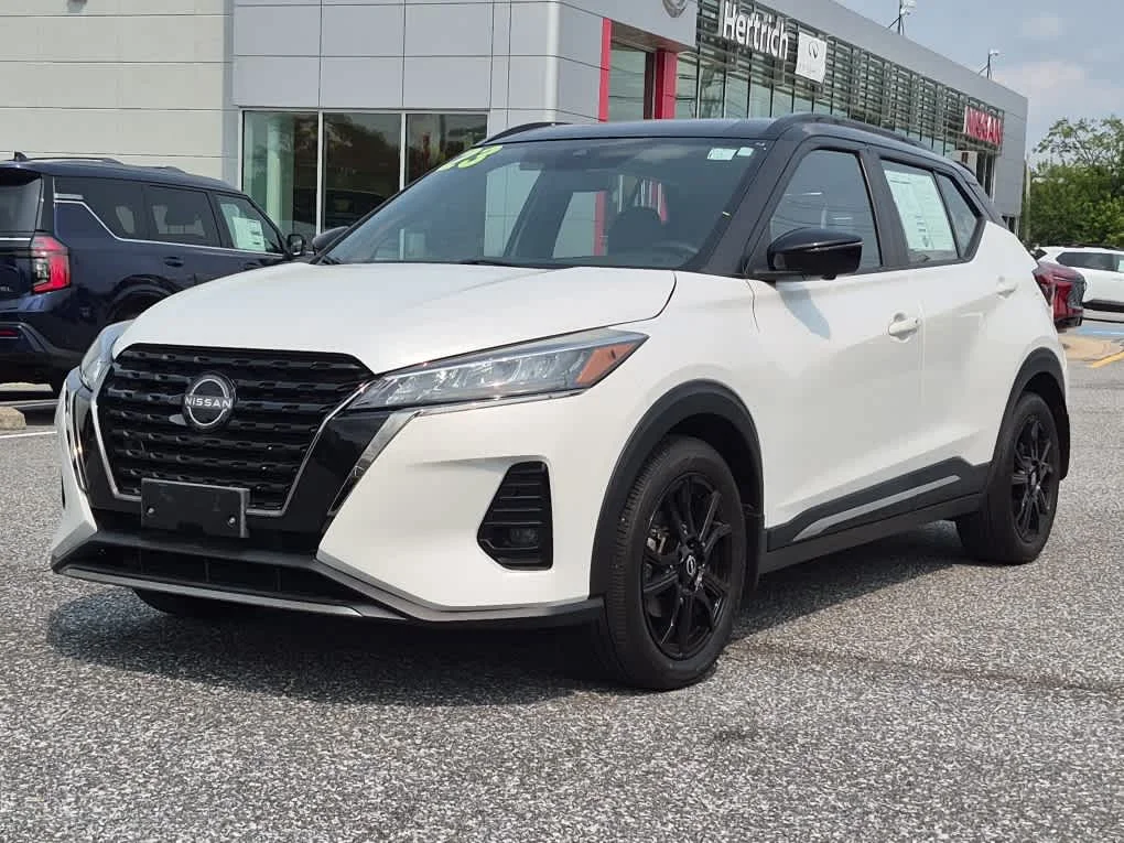 2023 Nissan Kicks SR
