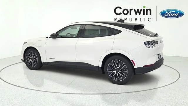 New 2026 Star White Metallic Tri-coat Ford Premium image 5