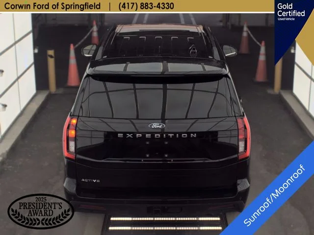 Used 2025 Black Metallic Ford Active image 11