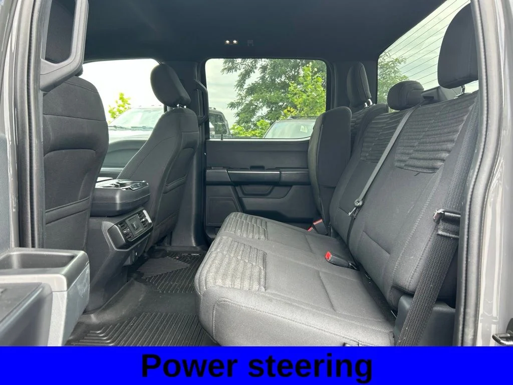 Used 2021  Ford XL image 7