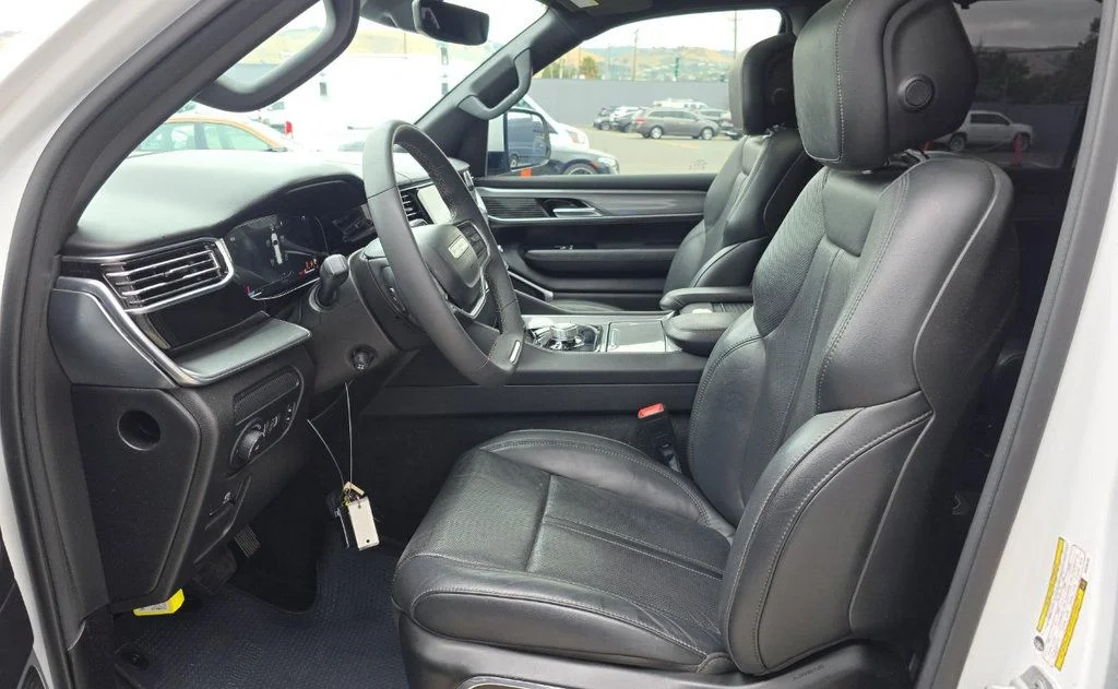 Used 2022 White Jeep Series II image 7