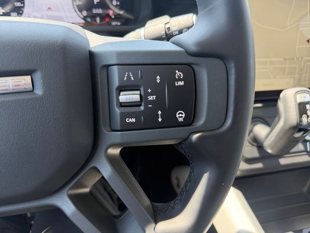 Certified Used 2026 Blue Land Rover X-Dynamic SE image 23