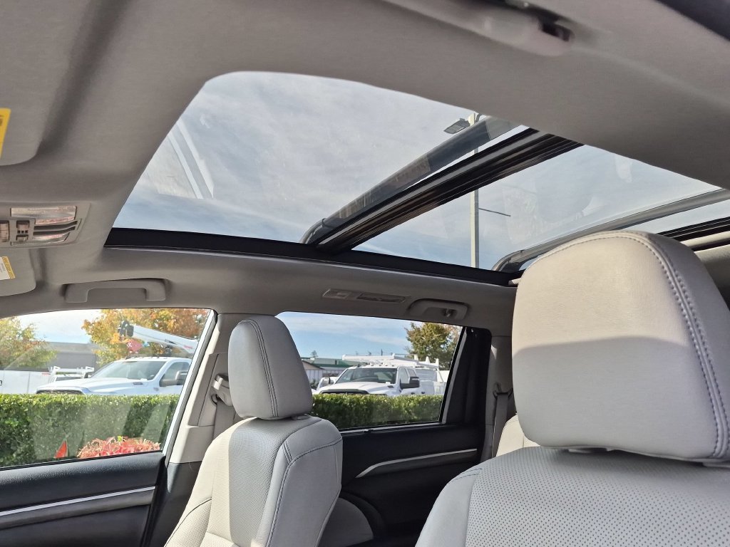 Used 2018 Silver Toyota Limited Platinum image 34