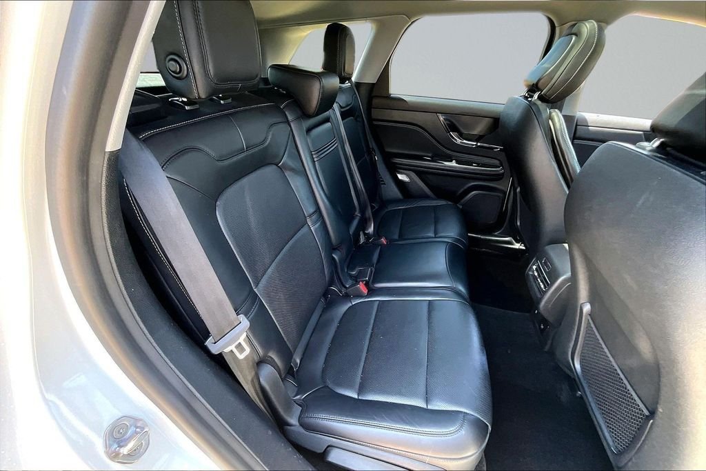 Used 2020 White Lincoln Reserve image 25