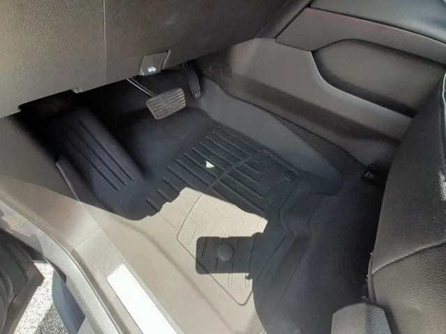 Used 2021 Gray Chevrolet RST image 34