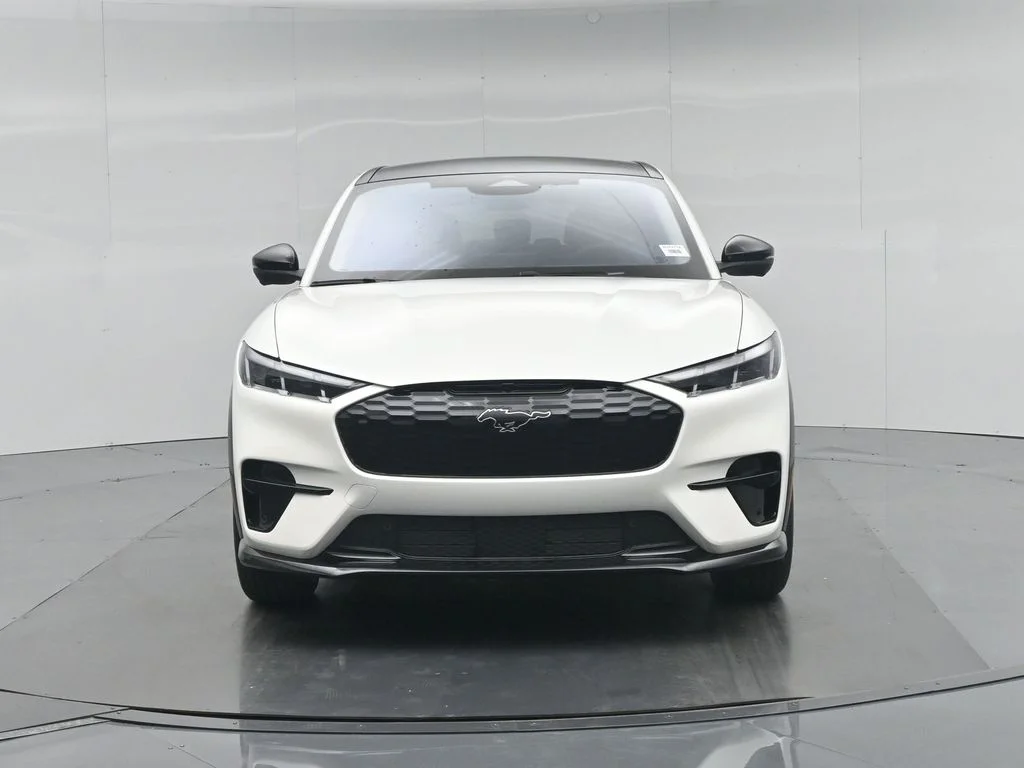 New 2026 Star White Metallic Tri-coat Ford Premium image 23