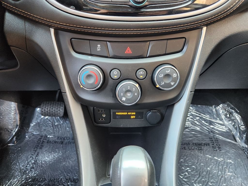 Used 2022 Summit White Chevrolet LT image 20