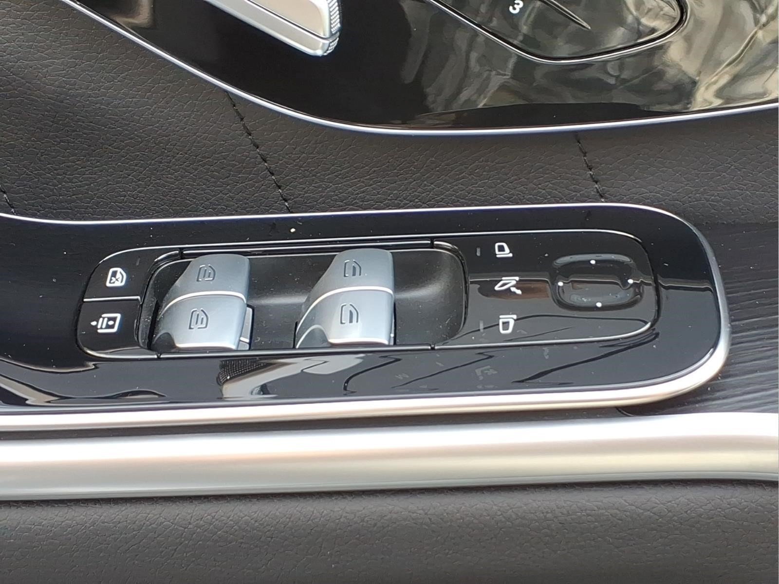 Certified Used 2023 Black Mercedes-Benz S 580 4MATIC® Sedan image 23