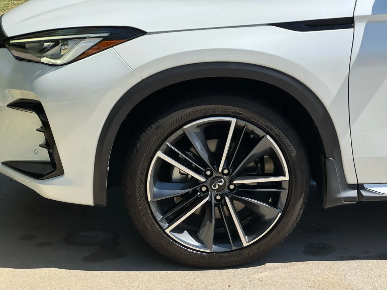 Certified Used 2023 Radiant White INFINITI SPORT image 10