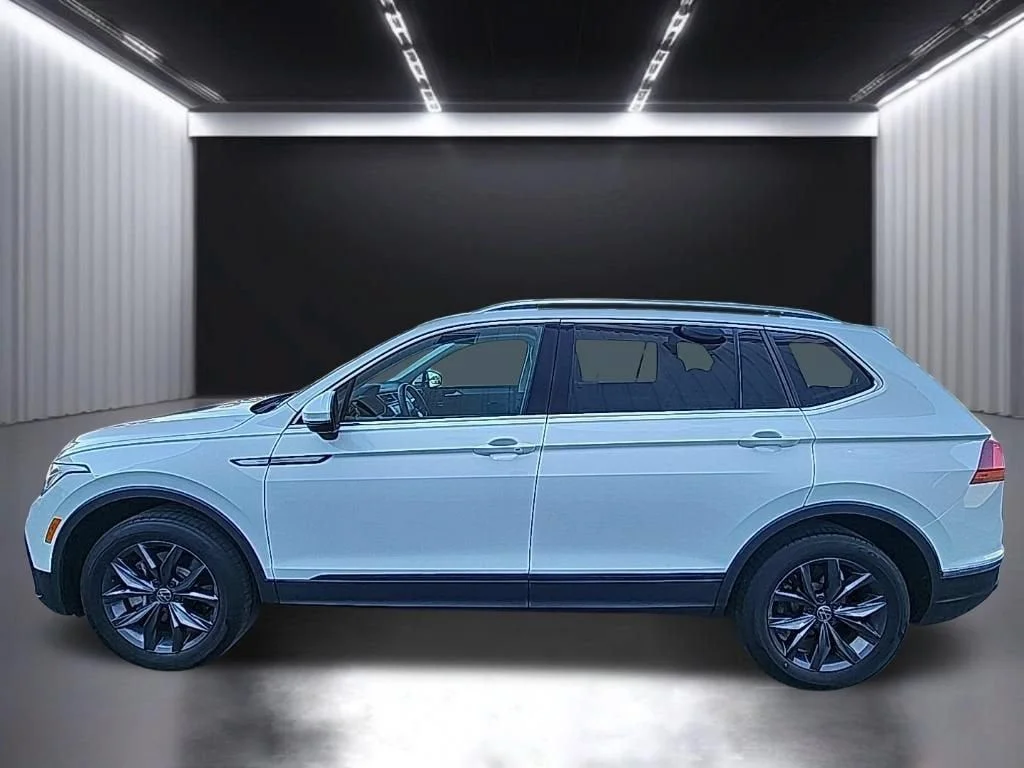 Used 2023 White Volkswagen 2.0T SE image 1