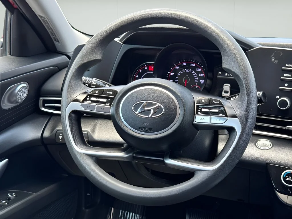 Used 2023 Red Hyundai SEL image 19
