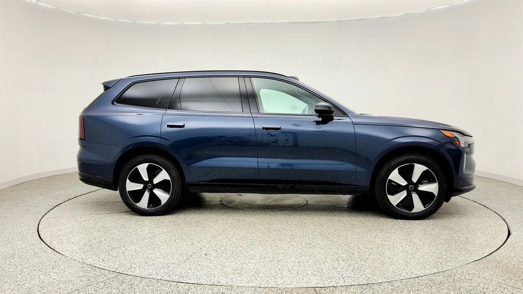 Used 2025 Denim Blue Metallic Volvo Twin Motor Plus 6-Seater w/ Tow Hitch & Panoramic Sunshade image 4