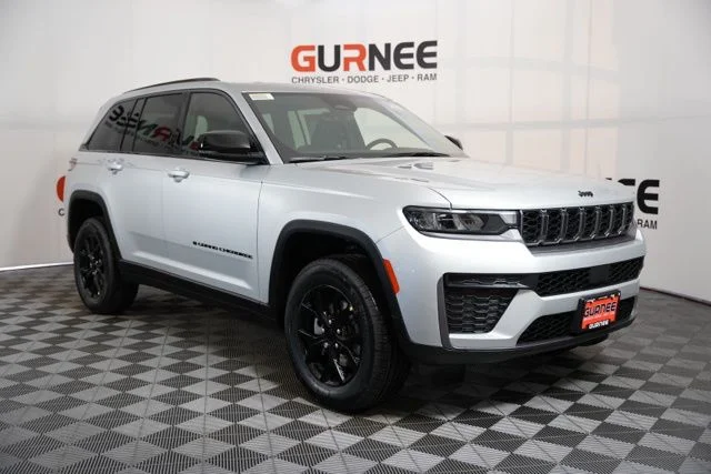 New 2026 Silver Zynith Exterior Paint Jeep Altitude image 2