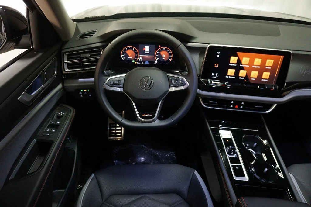 New 2026 Deep Black Volkswagen 2.0T Peak Edition image 13