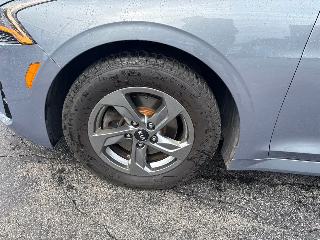 Used 2021 Silver Kia LXS image 13